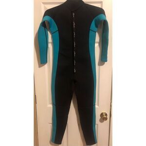 Hevto Wetsuit Size 12